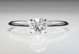 ¿Cuál es la diferencia entre un anillo de diamantes y uno de brillantes?